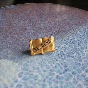 Vintage Gold Readers Book Mini Pin